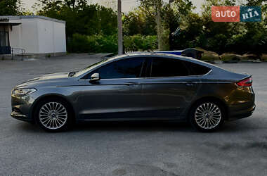 Седан Ford Fusion 2013 в 