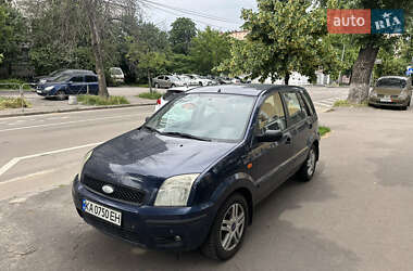 Хэтчбек Ford Fusion 2004 в 