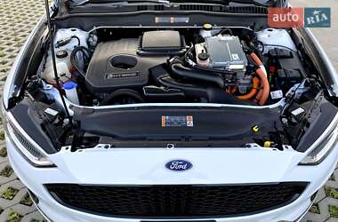 Седан Ford Fusion 2019 в 