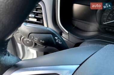Седан Ford Fusion 2019 в 