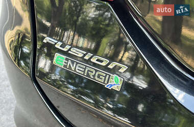 Седан Ford Fusion 2017 в 
