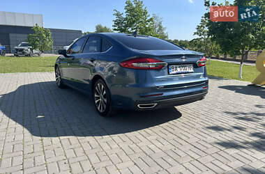 Седан Ford Fusion 2019 в 