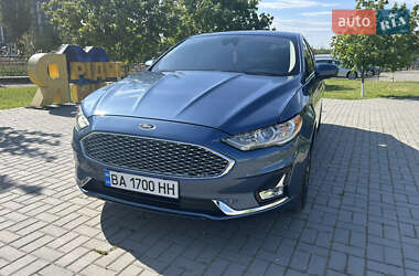 Седан Ford Fusion 2019 в 