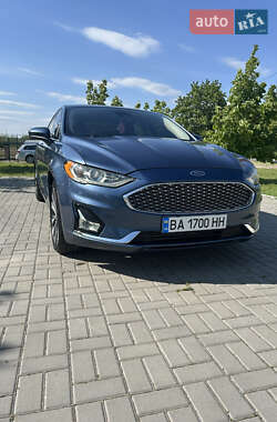 Седан Ford Fusion 2019 в 