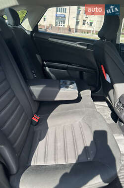 Седан Ford Fusion 2019 в 
