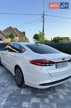 Седан Ford Fusion 2017 в 