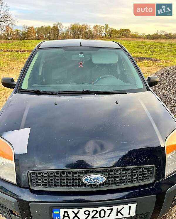 Хэтчбек Ford Fusion 2005 в 