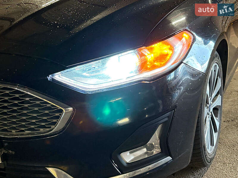 Седан Ford Fusion 2019 в Харкові