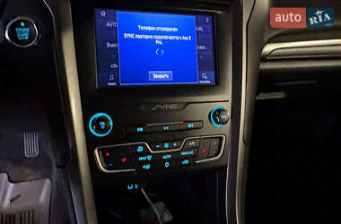 Седан Ford Fusion 2019 в 