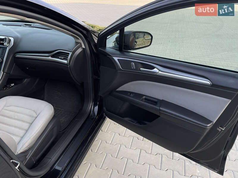 Седан Ford Fusion 2014 в Вінниці