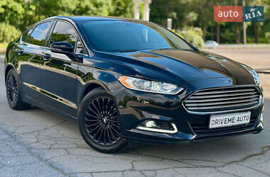 Седан Ford Fusion 2015 в 