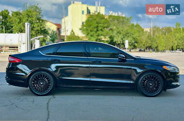 Седан Ford Fusion 2015 в 