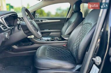Седан Ford Fusion 2015 в 