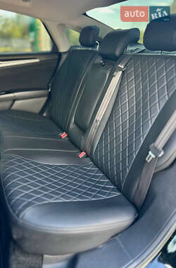 Седан Ford Fusion 2015 в 