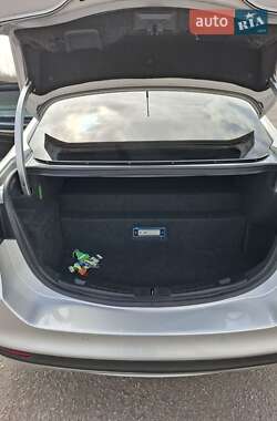 Седан Ford Fusion 2015 в 
