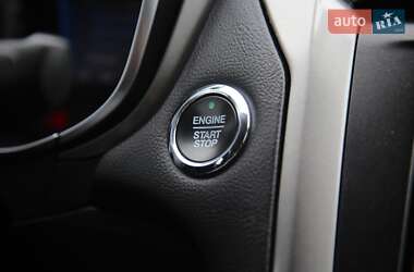 Седан Ford Fusion 2017 в 