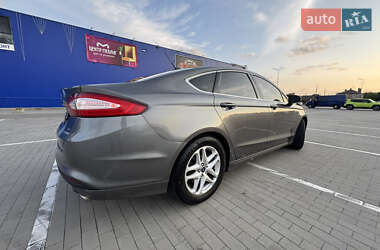 Седан Ford Fusion 2013 в 
