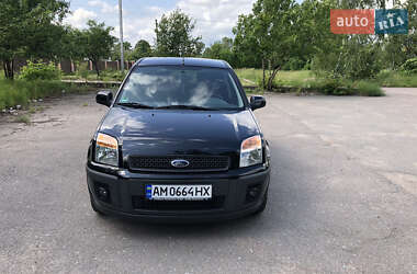 Хэтчбек Ford Fusion 2011 в 