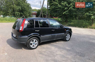Хэтчбек Ford Fusion 2011 в 