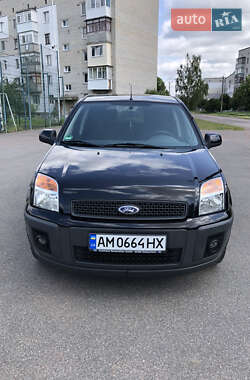 Хэтчбек Ford Fusion 2011 в 