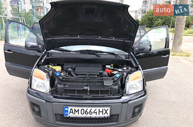 Хэтчбек Ford Fusion 2011 в 