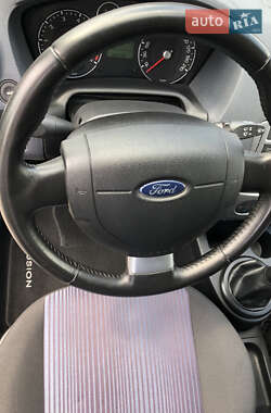 Хэтчбек Ford Fusion 2011 в 