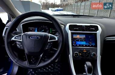 Седан Ford Fusion 2014 в 