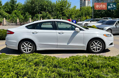 Седан Ford Fusion 2014 в 