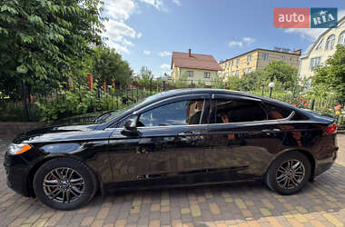 Седан Ford Fusion 2019 в 