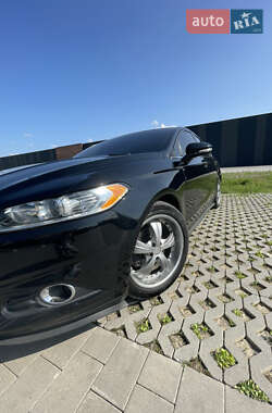 Седан Ford Fusion 2015 в 