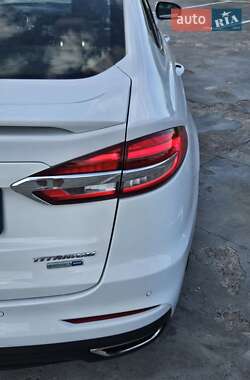 Седан Ford Fusion 2019 в 