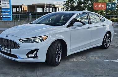 Седан Ford Fusion 2019 в 