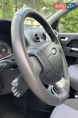 Хэтчбек Ford Fusion 2009 в 