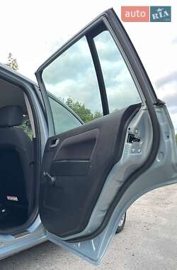 Хэтчбек Ford Fusion 2009 в 