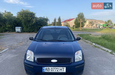 Хэтчбек Ford Fusion 2003 в 