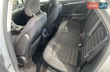 Седан Ford Fusion 2013 в 