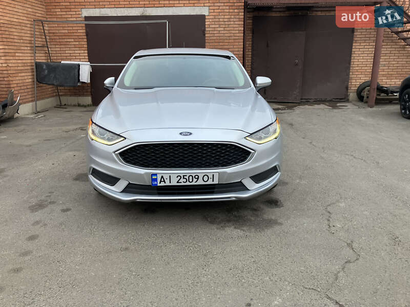Седан Ford Fusion 2017 в 