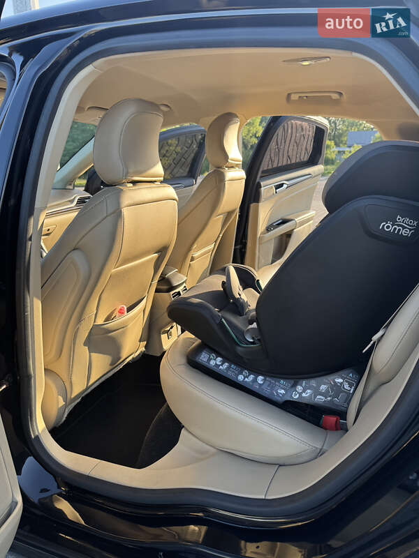 Седан Ford Fusion 2016 в Львове