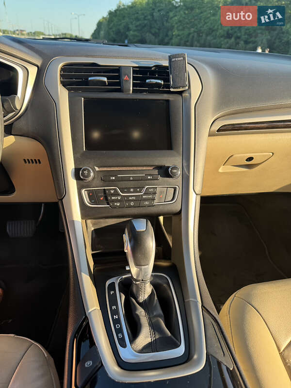 Седан Ford Fusion 2016 в Львове