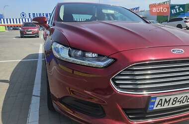 Седан Ford Fusion 2015 в 