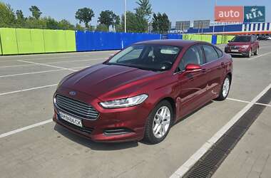 Седан Ford Fusion 2015 в 
