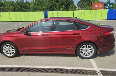 Седан Ford Fusion 2015 в 