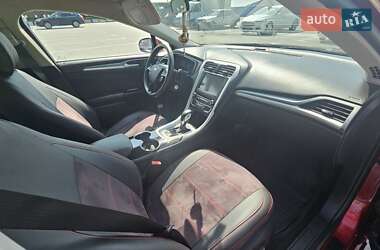 Седан Ford Fusion 2015 в 