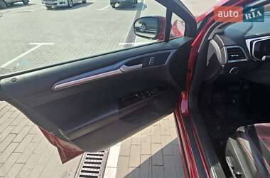 Седан Ford Fusion 2015 в 