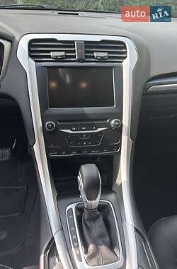Седан Ford Fusion 2014 в 