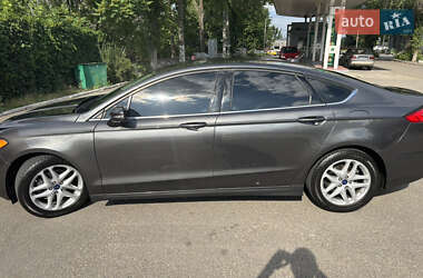 Седан Ford Fusion 2014 в 