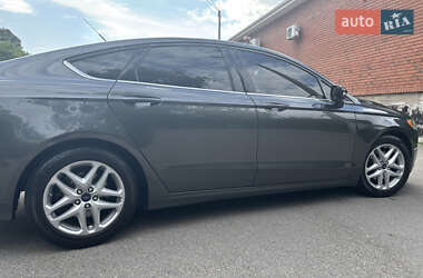 Седан Ford Fusion 2014 в 