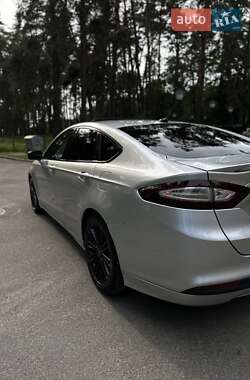 Седан Ford Fusion 2013 в 