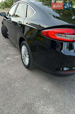 Седан Ford Fusion 2017 в 