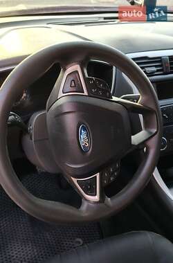 Седан Ford Fusion 2014 в 